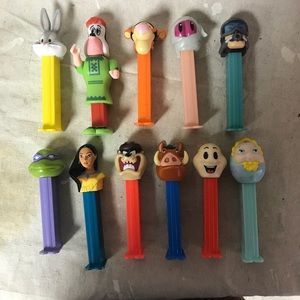 PEZ dispenser collectibles (10pcs)